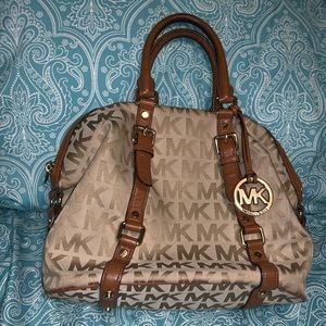 Michael Kors Bedford satchel w/matching zip wallet